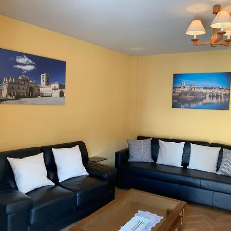 Junto A La Catedral, Con Parking Privado Gratis Apartamento Zamora