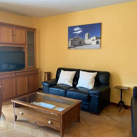 Junto A La Catedral, Con Parking Privado Gratis * Zamora
