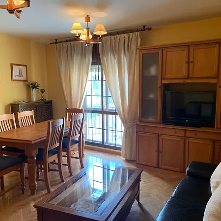Junto A La Catedral, Con Parking Privado Gratis Apartamento *