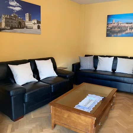 Junto A La Catedral, Con Parking Privado Gratis Zamora
