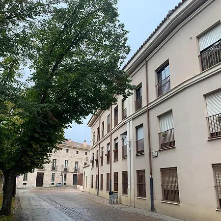 Junto A La Catedral, Con Parking Privado Gratis Apartamento *