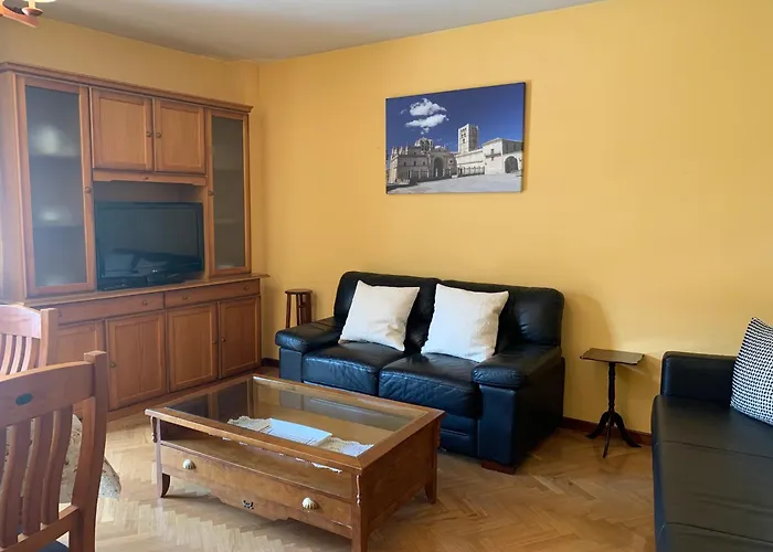 Junto A La Catedral, Con Parking Privado Gratis * Zamora