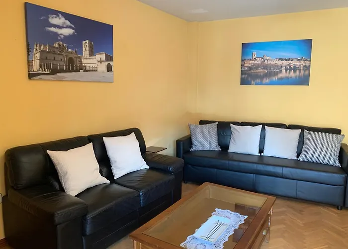 Junto A La Catedral, Con Parking Privado Gratis *